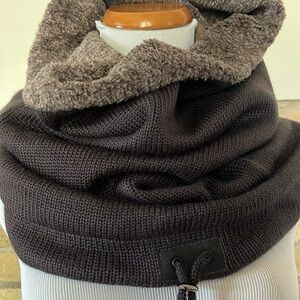Cozy Ukrainian Cowl